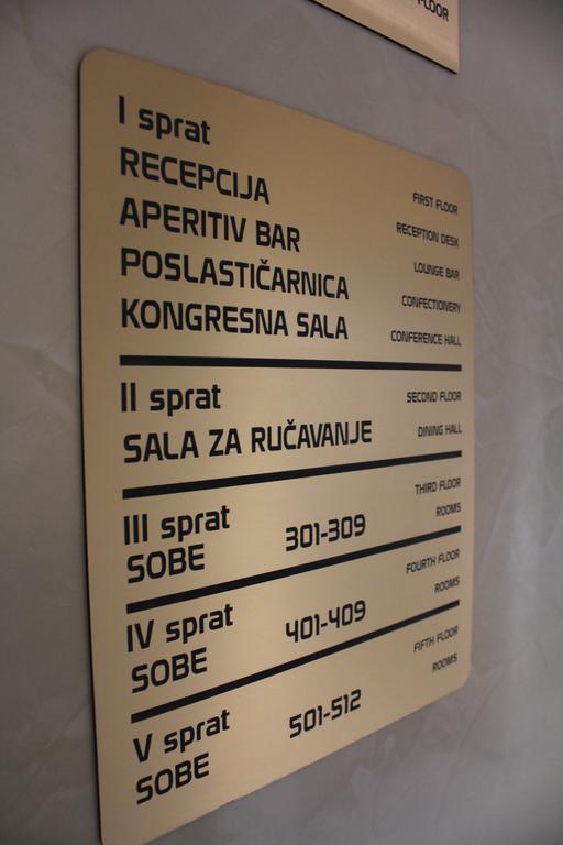 Hotel Feniks Požarevac Buitenkant foto