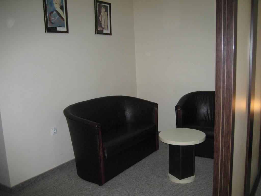 Hotel Feniks Požarevac Buitenkant foto